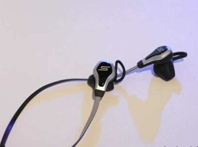 具有心跳侦测功能的耳机。