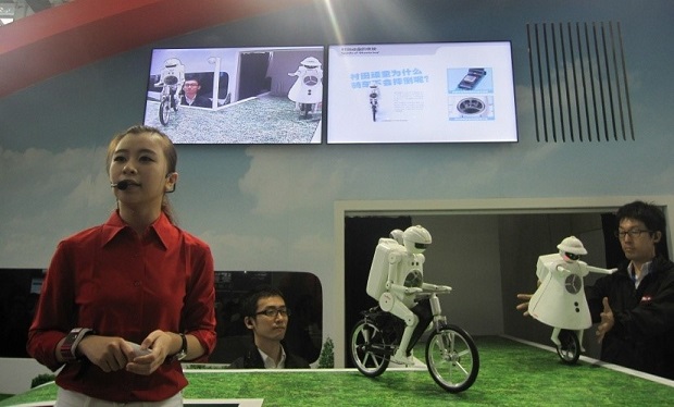 图1:村田顽童和村田婉童表演秀。