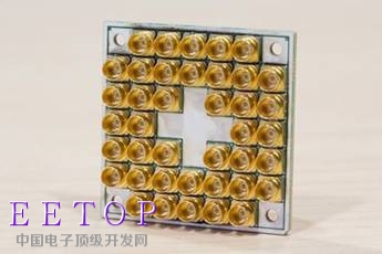 英特尔携手荷兰研发合作伙伴QuTech成功测试17量子位超导计算芯片